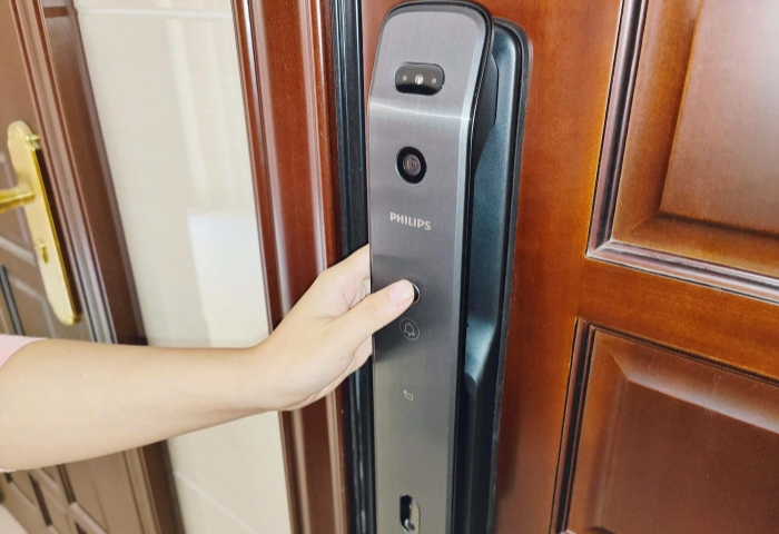  老房裝修必看！室外防盜門(mén)到底要不要換？